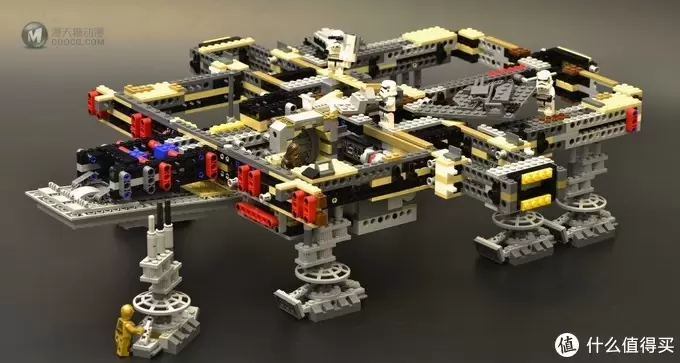 LEGO 乐高 75192 千年隼晒单附带支架展示 LEGO 乐高 75192 千年隼晒单附带支架展示