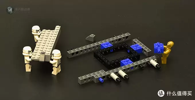 LEGO 乐高 75192 千年隼晒单附带支架展示 LEGO 乐高 75192 千年隼晒单附带支架展示