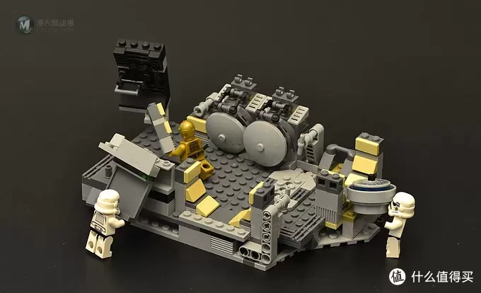 LEGO 乐高 75192 千年隼晒单附带支架展示 LEGO 乐高 75192 千年隼晒单附带支架展示