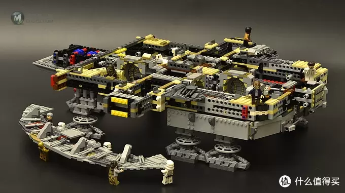 LEGO 乐高 75192 千年隼晒单附带支架展示 LEGO 乐高 75192 千年隼晒单附带支架展示