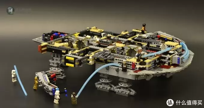 LEGO 乐高 75192 千年隼晒单附带支架展示 LEGO 乐高 75192 千年隼晒单附带支架展示