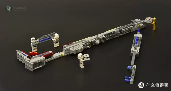 LEGO 乐高 75192 千年隼晒单附带支架展示 LEGO 乐高 75192 千年隼晒单附带支架展示