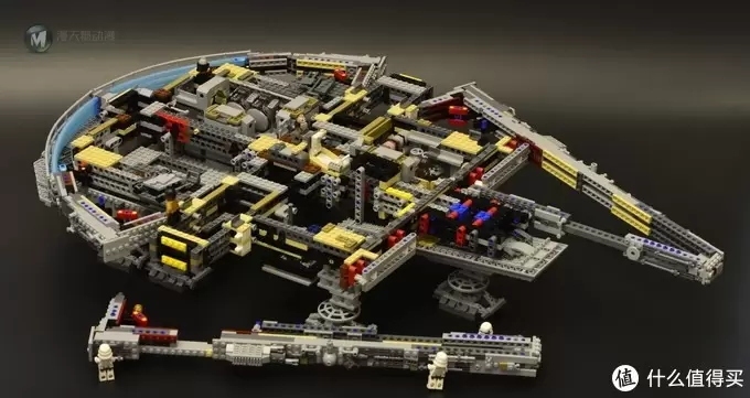 LEGO 乐高 75192 千年隼晒单附带支架展示 LEGO 乐高 75192 千年隼晒单附带支架展示