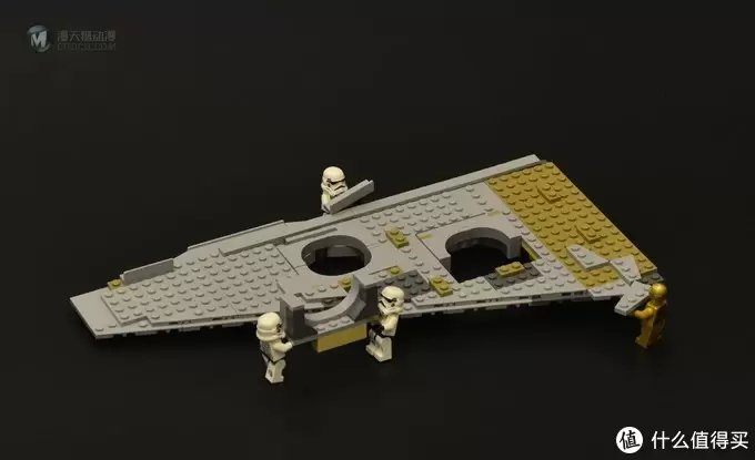 LEGO 乐高 75192 千年隼晒单附带支架展示 LEGO 乐高 75192 千年隼晒单附带支架展示