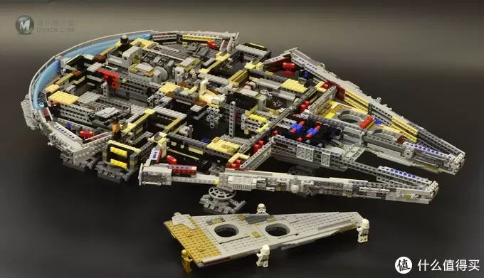 LEGO 乐高 75192 千年隼晒单附带支架展示 LEGO 乐高 75192 千年隼晒单附带支架展示