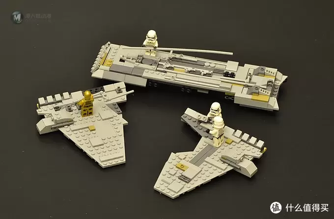 LEGO 乐高 75192 千年隼晒单附带支架展示 LEGO 乐高 75192 千年隼晒单附带支架展示