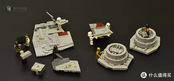 LEGO 乐高 75192 千年隼晒单附带支架展示 LEGO 乐高 75192 千年隼晒单附带支架展示