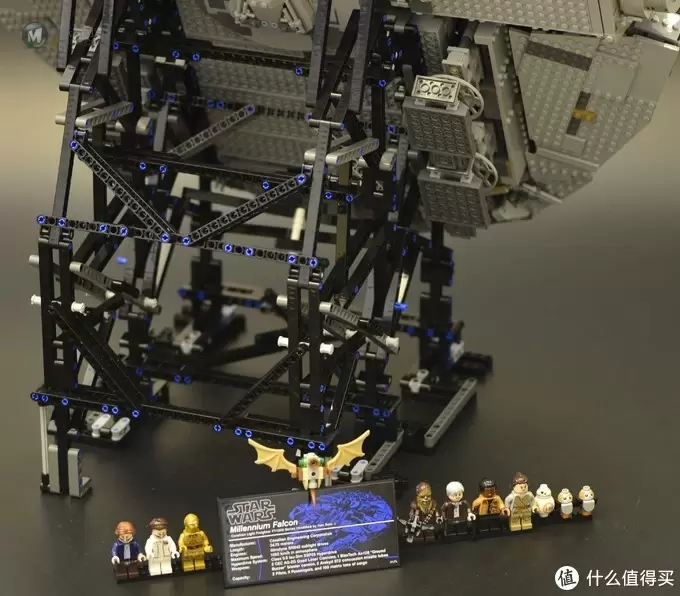 LEGO 乐高 75192 千年隼晒单附带支架展示 LEGO 乐高 75192 千年隼晒单附带支架展示