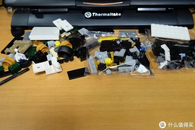 福特 GT V.S. 福特 GT40—LEGO 乐高 超级赛车系列 75881 开箱 福特 GT V.S. 福特 GT40—LEGO 乐高 超级赛车系列 75881 开箱