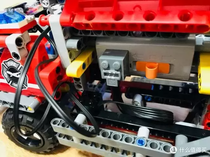 有趣的非旗舰—LEGO 乐高 42068 机场救援车拼装记录(含电机加装) 有趣的非旗舰—LEGO 乐高 42068 机场救援车拼装记录(含电机加装)