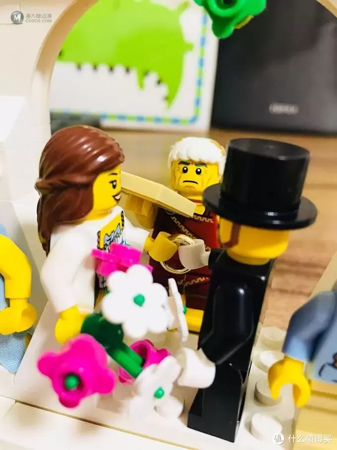 你见过一个新娘和两个新郎的婚礼吗?LEGO 乐高 40165 开箱 你见过一个新娘和两个新郎的婚礼吗?LEGO 乐高 40165 开箱