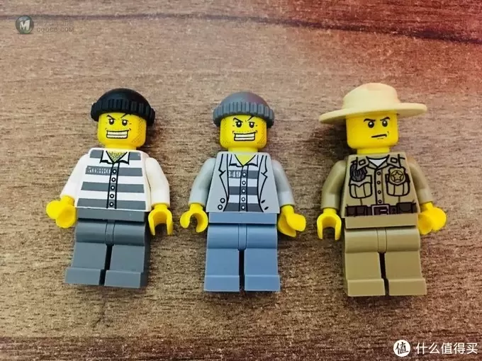你见过一个新娘和两个新郎的婚礼吗?LEGO 乐高 40165 开箱 你见过一个新娘和两个新郎的婚礼吗?LEGO 乐高 40165 开箱