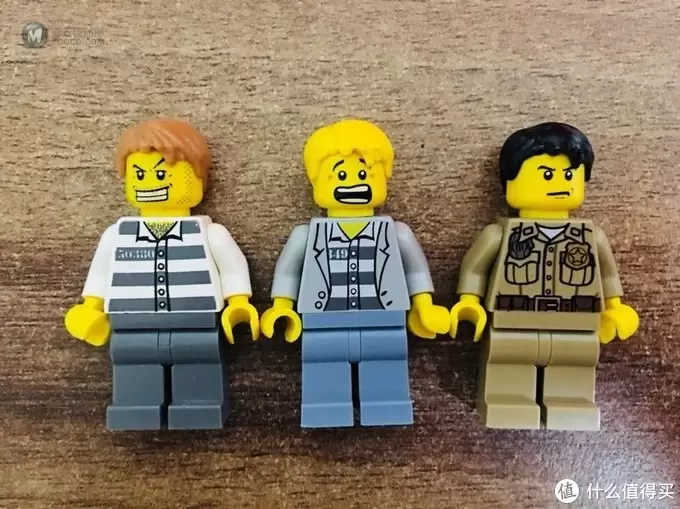 你见过一个新娘和两个新郎的婚礼吗?LEGO 乐高 40165 开箱 你见过一个新娘和两个新郎的婚礼吗?LEGO 乐高 40165 开箱