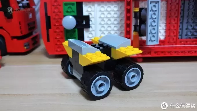 乐高手记 篇五十:这回来盒大的吧——LEGO 乐高 超级赛车系列 75913 法拉利车队 乐高手记 篇五十:这回来盒大的吧——LEGO 乐高 超级赛车系列 75913 法拉利车队