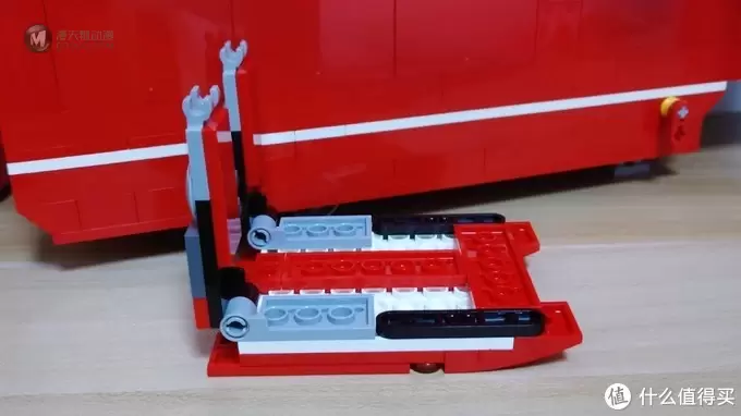 乐高手记 篇五十:这回来盒大的吧——LEGO 乐高 超级赛车系列 75913 法拉利车队 乐高手记 篇五十:这回来盒大的吧——LEGO 乐高 超级赛车系列 75913 法拉利车队
