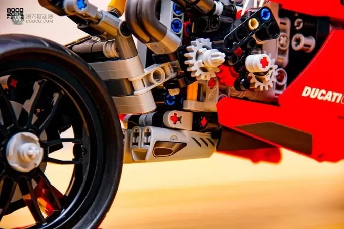 乐高科技系列新品42107杜卡迪Panigale V4 R测评 乐高科技系列新品42107杜卡迪Panigale V4 R测评