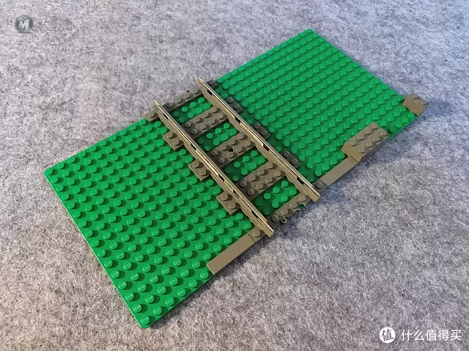 LEGO 10128 火车平交道口 LEGO 10128 火车平交道口