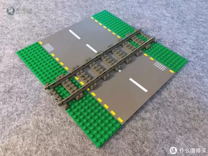 LEGO 10128 火车平交道口 LEGO 10128 火车平交道口
