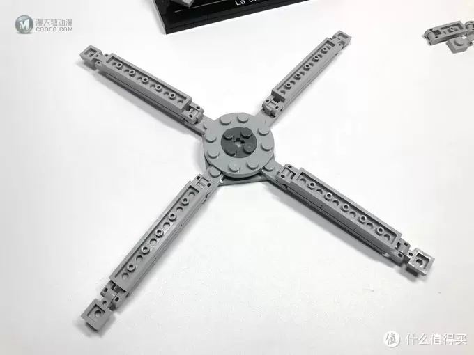 来自大妈的礼物:LEGO 乐高 拼拼乐 篇193: 建筑系列 21019 埃菲尔铁塔 来自大妈的礼物:LEGO 乐高 拼拼乐 篇193: 建筑系列 21019 埃菲尔铁塔