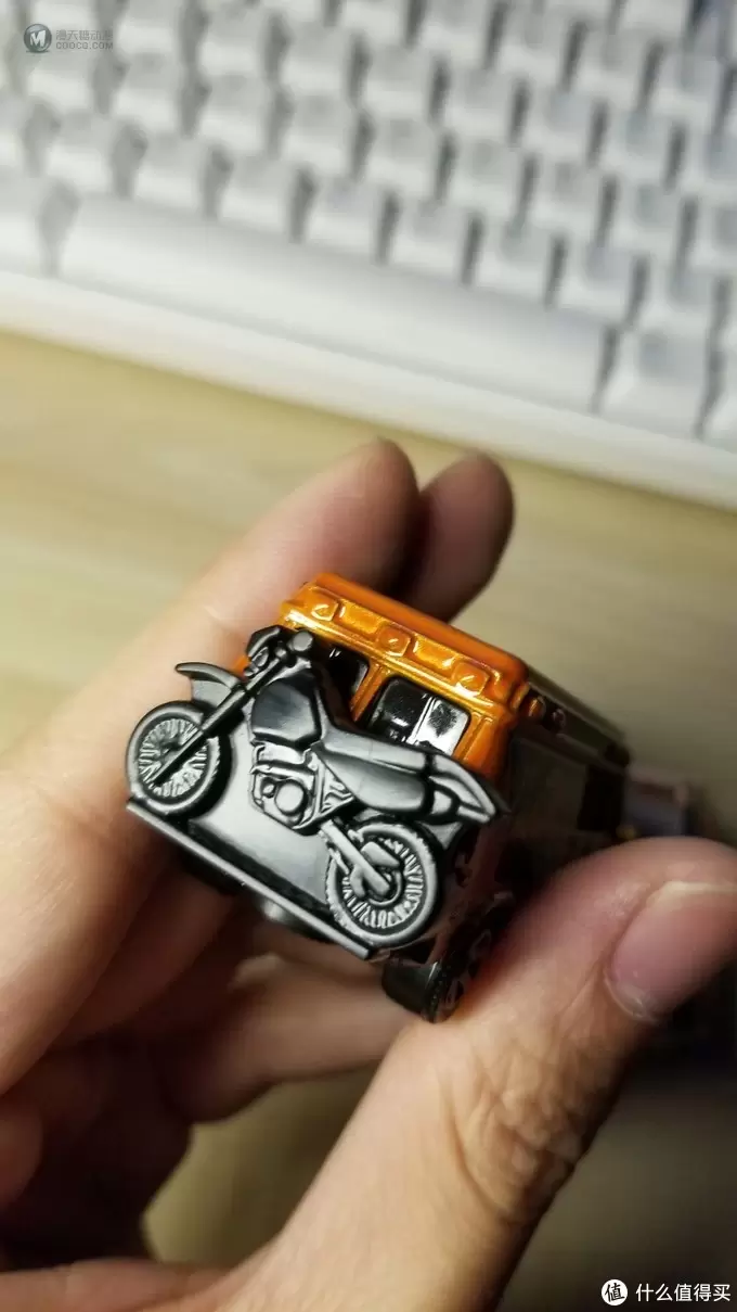 MATCHBOX 彩盒版 雪佛兰VAN、萨博班、凯雷德开盒及简介 MATCHBOX 彩盒版 雪佛兰VAN、萨博班、凯雷德开盒及简介