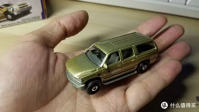 MATCHBOX 彩盒版 雪佛兰VAN、萨博班、凯雷德开盒及简介 MATCHBOX 彩盒版 雪佛兰VAN、萨博班、凯雷德开盒及简介