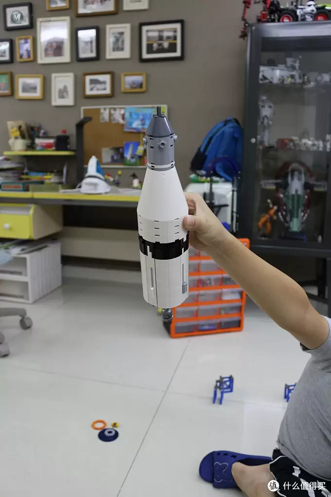 不惑大叔的legogo 篇十二:带我去月球,重力轻浮你我—LEGO 乐高 21309 土星五号火箭 不惑大叔的legogo 篇十二:带我去月球,重力轻浮你我—LEGO 乐高 21309 土星五号火箭