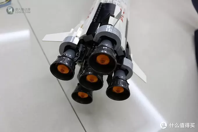 不惑大叔的legogo 篇十二:带我去月球,重力轻浮你我—LEGO 乐高 21309 土星五号火箭 不惑大叔的legogo 篇十二:带我去月球,重力轻浮你我—LEGO 乐高 21309 土星五号火箭