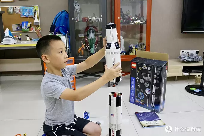 不惑大叔的legogo 篇十二:带我去月球,重力轻浮你我—LEGO 乐高 21309 土星五号火箭 不惑大叔的legogo 篇十二:带我去月球,重力轻浮你我—LEGO 乐高 21309 土星五号火箭