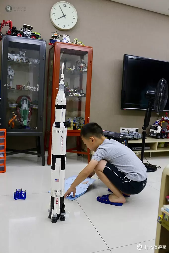 不惑大叔的legogo 篇十二:带我去月球,重力轻浮你我—LEGO 乐高 21309 土星五号火箭 不惑大叔的legogo 篇十二:带我去月球,重力轻浮你我—LEGO 乐高 21309 土星五号火箭