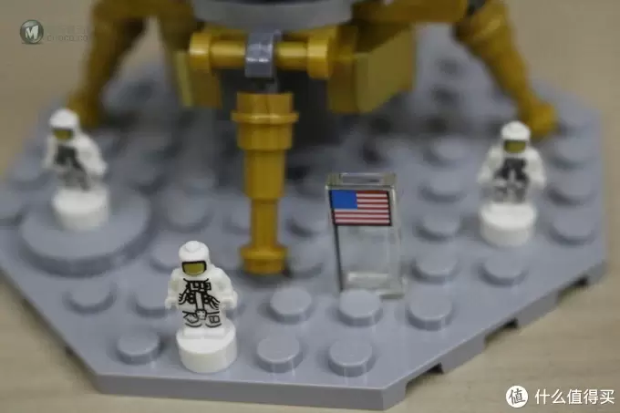 不惑大叔的legogo 篇十二:带我去月球,重力轻浮你我—LEGO 乐高 21309 土星五号火箭 不惑大叔的legogo 篇十二:带我去月球,重力轻浮你我—LEGO 乐高 21309 土星五号火箭