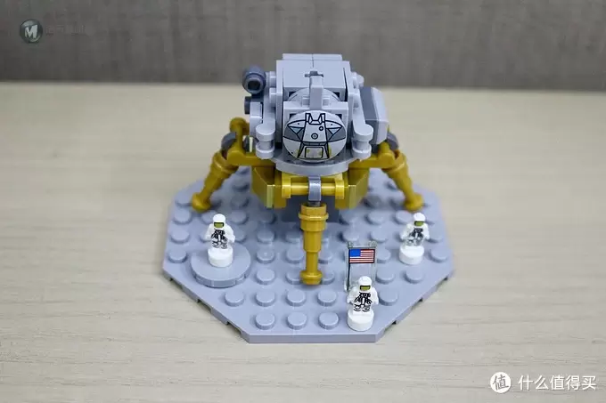 不惑大叔的legogo 篇十二:带我去月球,重力轻浮你我—LEGO 乐高 21309 土星五号火箭 不惑大叔的legogo 篇十二:带我去月球,重力轻浮你我—LEGO 乐高 21309 土星五号火箭