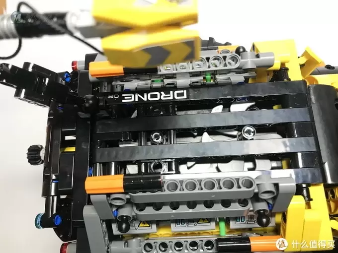 LEGO 乐高 拼拼乐 篇176:未来与现代的结合:42081 沃尔沃 ZEUX 概念式装载机 LEGO 乐高 拼拼乐 篇176:未来与现代的结合:42081 沃尔沃 ZEUX 概念式装载机