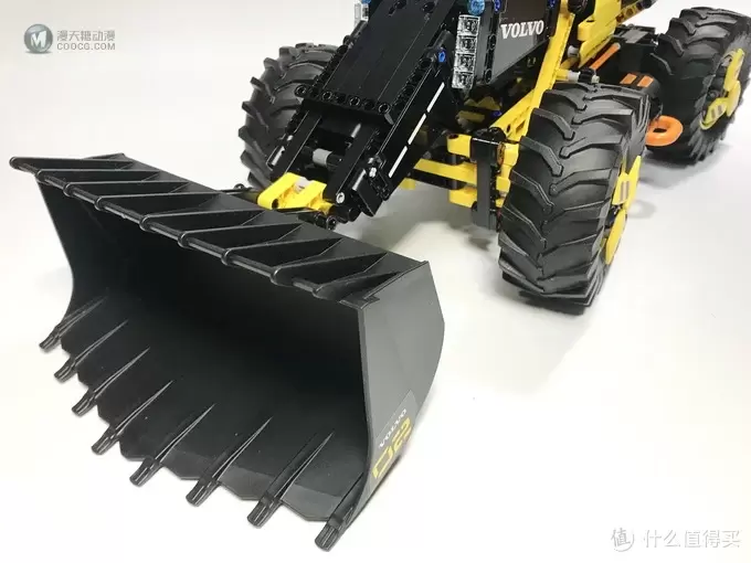 LEGO 乐高 拼拼乐 篇176:未来与现代的结合:42081 沃尔沃 ZEUX 概念式装载机 LEGO 乐高 拼拼乐 篇176:未来与现代的结合:42081 沃尔沃 ZEUX 概念式装载机