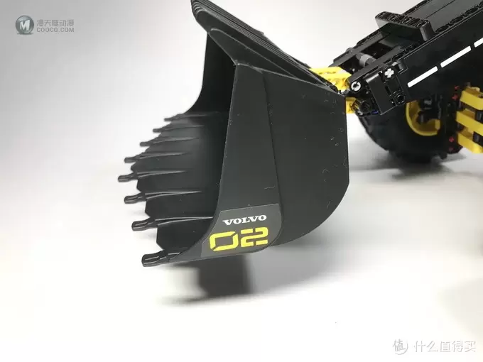 LEGO 乐高 拼拼乐 篇176:未来与现代的结合:42081 沃尔沃 ZEUX 概念式装载机 LEGO 乐高 拼拼乐 篇176:未来与现代的结合:42081 沃尔沃 ZEUX 概念式装载机