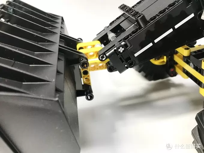 LEGO 乐高 拼拼乐 篇176:未来与现代的结合:42081 沃尔沃 ZEUX 概念式装载机 LEGO 乐高 拼拼乐 篇176:未来与现代的结合:42081 沃尔沃 ZEUX 概念式装载机