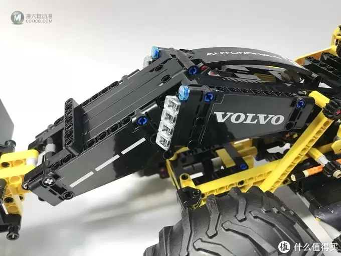 LEGO 乐高 拼拼乐 篇176:未来与现代的结合:42081 沃尔沃 ZEUX 概念式装载机 LEGO 乐高 拼拼乐 篇176:未来与现代的结合:42081 沃尔沃 ZEUX 概念式装载机