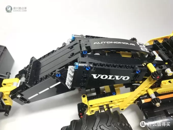 LEGO 乐高 拼拼乐 篇176:未来与现代的结合:42081 沃尔沃 ZEUX 概念式装载机 LEGO 乐高 拼拼乐 篇176:未来与现代的结合:42081 沃尔沃 ZEUX 概念式装载机