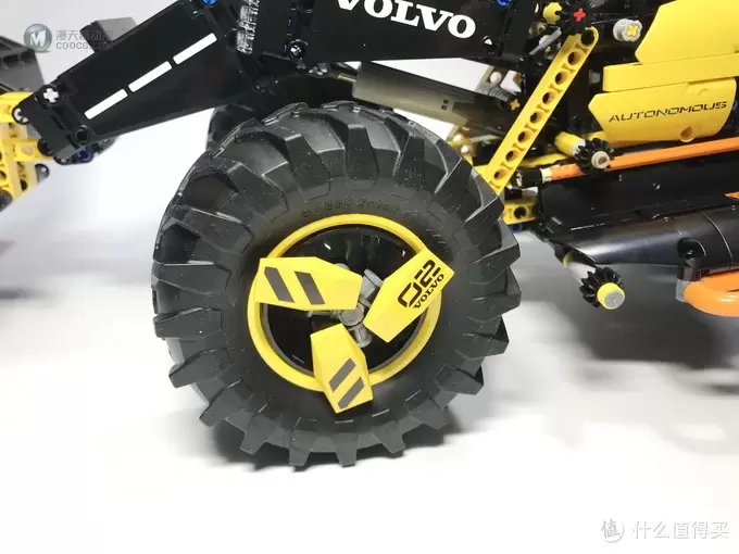 LEGO 乐高 拼拼乐 篇176:未来与现代的结合:42081 沃尔沃 ZEUX 概念式装载机 LEGO 乐高 拼拼乐 篇176:未来与现代的结合:42081 沃尔沃 ZEUX 概念式装载机