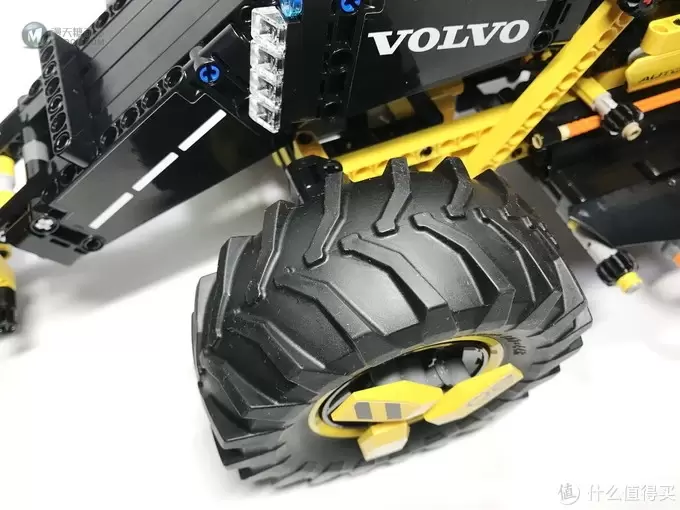 LEGO 乐高 拼拼乐 篇176:未来与现代的结合:42081 沃尔沃 ZEUX 概念式装载机 LEGO 乐高 拼拼乐 篇176:未来与现代的结合:42081 沃尔沃 ZEUX 概念式装载机