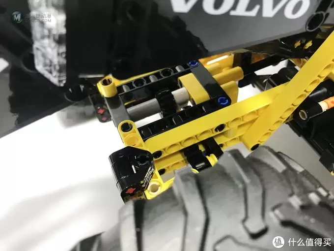 LEGO 乐高 拼拼乐 篇176:未来与现代的结合:42081 沃尔沃 ZEUX 概念式装载机 LEGO 乐高 拼拼乐 篇176:未来与现代的结合:42081 沃尔沃 ZEUX 概念式装载机