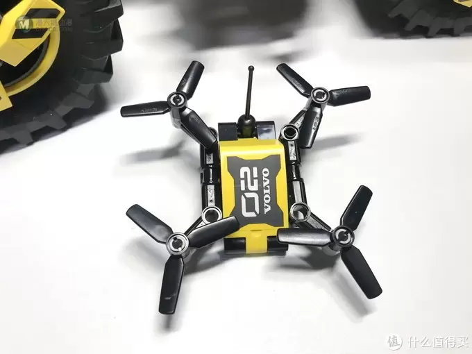 LEGO 乐高 拼拼乐 篇176:未来与现代的结合:42081 沃尔沃 ZEUX 概念式装载机 LEGO 乐高 拼拼乐 篇176:未来与现代的结合:42081 沃尔沃 ZEUX 概念式装载机