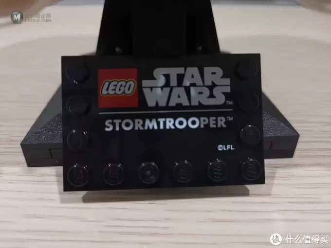 老杨的玩具仓库 篇五十一:LEGO 星战头盔系列40周年 75276 冲锋兵头盔 评测 老杨的玩具仓库 篇五十一:LEGO 星战头盔系列40周年 75276 冲锋兵头盔 评测