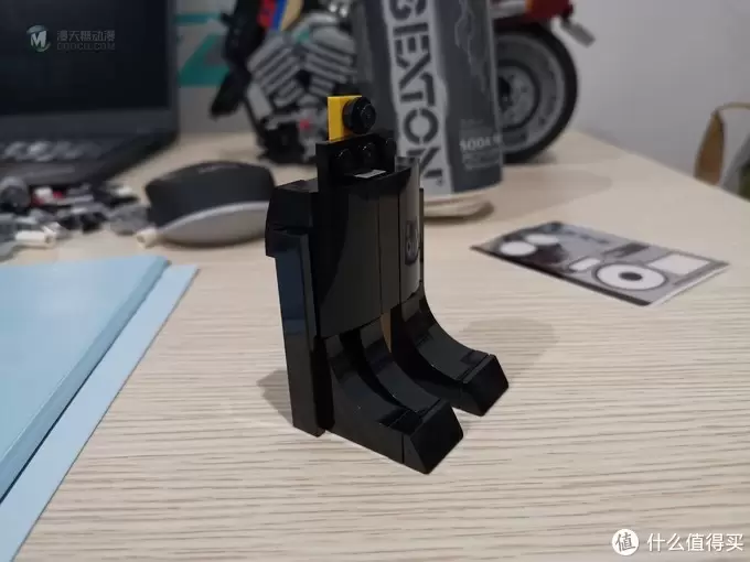 老杨的玩具仓库 篇四十六:LEGO 创意组系列 10269 哈雷肥仔摩托车 评测 老杨的玩具仓库 篇四十六:LEGO 创意组系列 10269 哈雷肥仔摩托车 评测