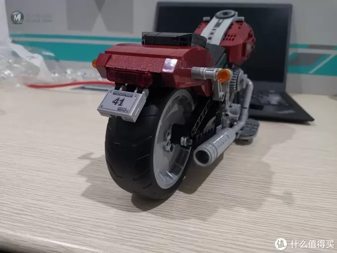 老杨的玩具仓库 篇四十六:LEGO 创意组系列 10269 哈雷肥仔摩托车 评测 老杨的玩具仓库 篇四十六:LEGO 创意组系列 10269 哈雷肥仔摩托车 评测