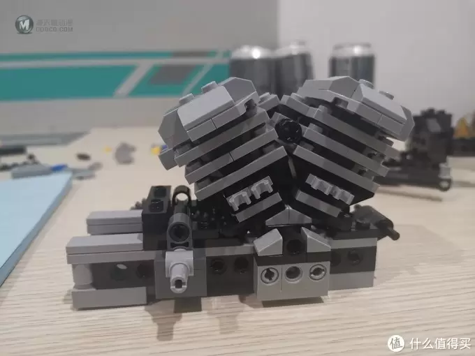老杨的玩具仓库 篇四十六:LEGO 创意组系列 10269 哈雷肥仔摩托车 评测 老杨的玩具仓库 篇四十六:LEGO 创意组系列 10269 哈雷肥仔摩托车 评测