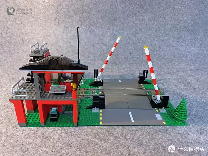 LEGO 10128 火车平交道口 LEGO 10128 火车平交道口