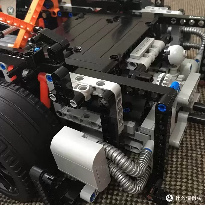 我的LEGO科技系列 篇一:买得起的保时捷 — 42056 Porsche 911 GT3 我的LEGO科技系列 篇一:买得起的保时捷 — 42056 Porsche 911 GT3