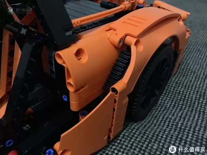 我的LEGO科技系列 篇一:买得起的保时捷 — 42056 Porsche 911 GT3 我的LEGO科技系列 篇一:买得起的保时捷 — 42056 Porsche 911 GT3