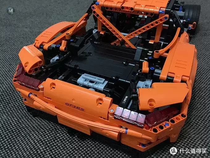 我的LEGO科技系列 篇一:买得起的保时捷 — 42056 Porsche 911 GT3 我的LEGO科技系列 篇一:买得起的保时捷 — 42056 Porsche 911 GT3