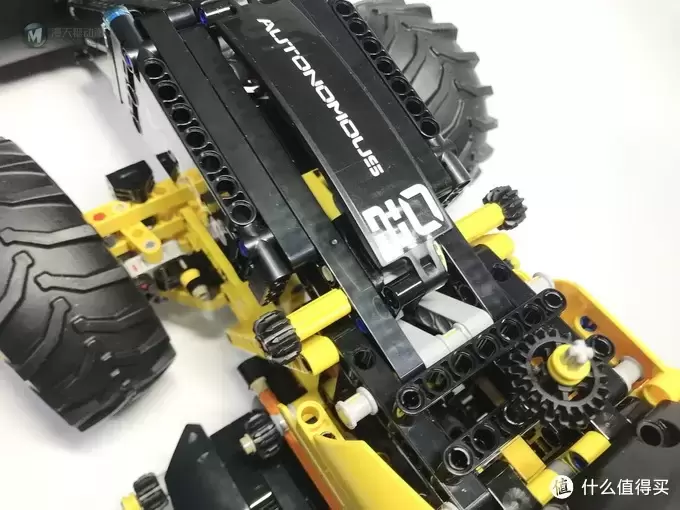 LEGO 乐高 拼拼乐 篇176:未来与现代的结合:42081 沃尔沃 ZEUX 概念式装载机 LEGO 乐高 拼拼乐 篇176:未来与现代的结合:42081 沃尔沃 ZEUX 概念式装载机